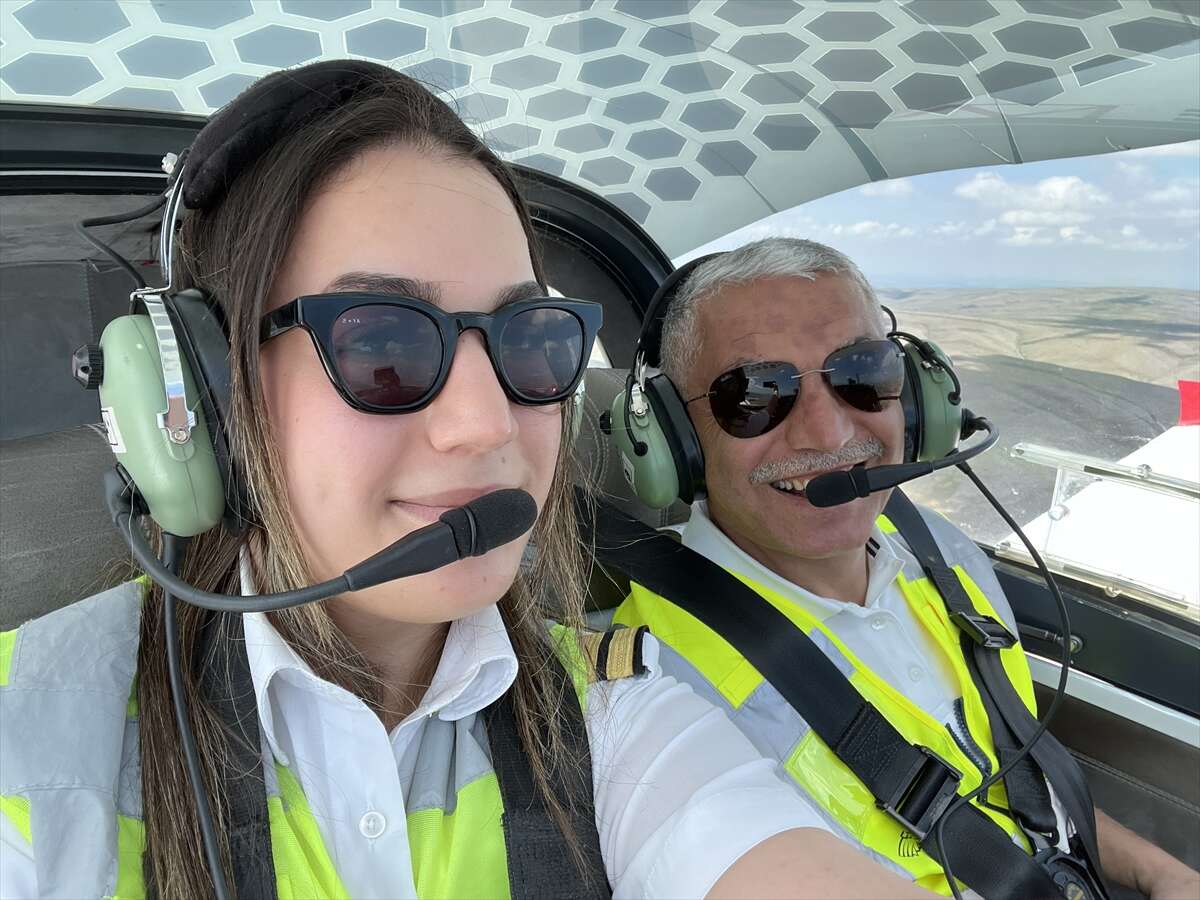 Konya’da pilot kızının Babalar Günü sürprizi havalara uçurdu 6